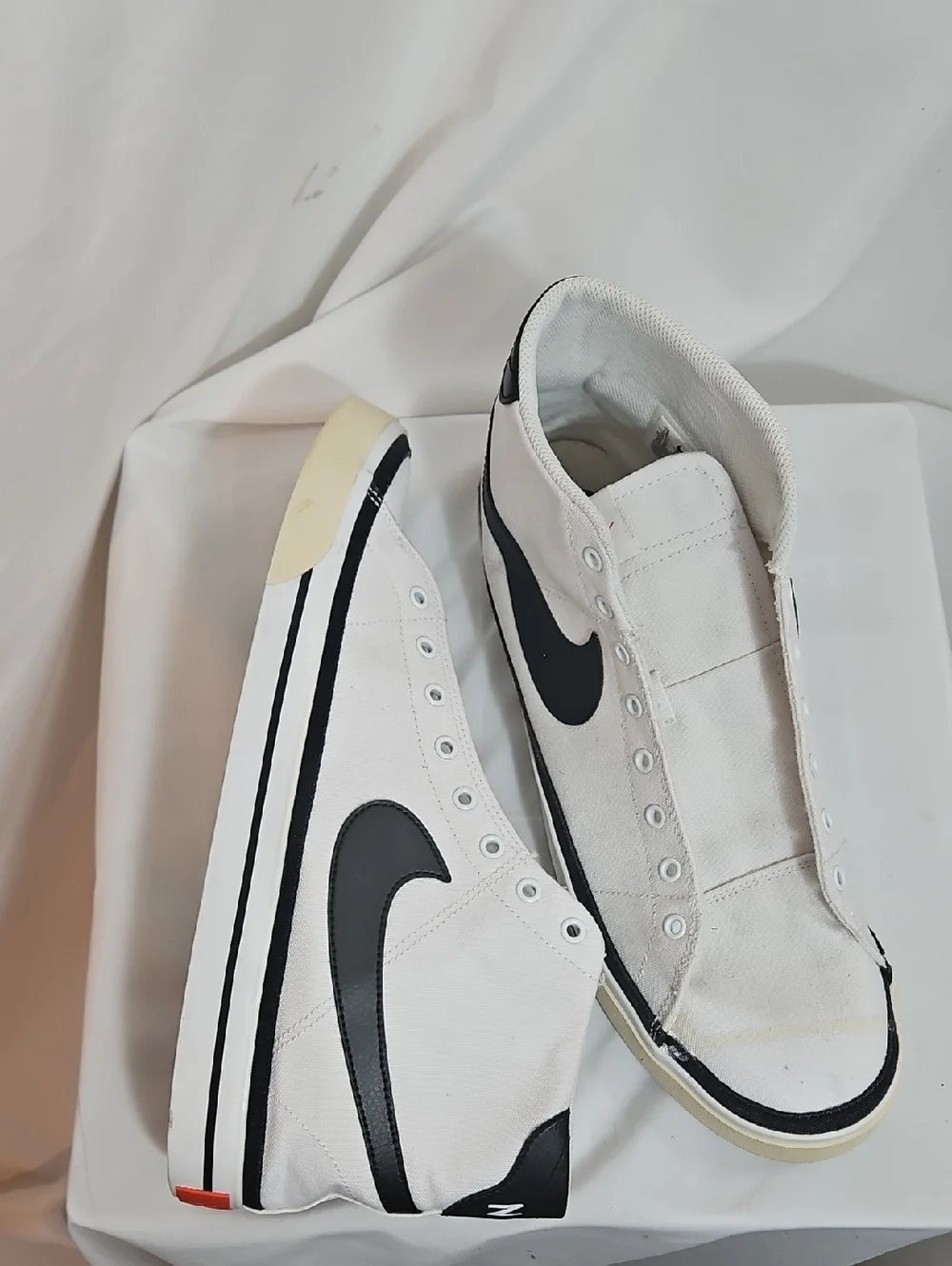 Women’s Nike Court Legacy Mid Canvas Sneakers White Black Size 13 Used Pre-loved - Picture 7 of 17